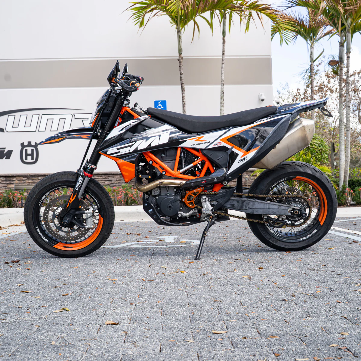 2021 KTM 690 SMC