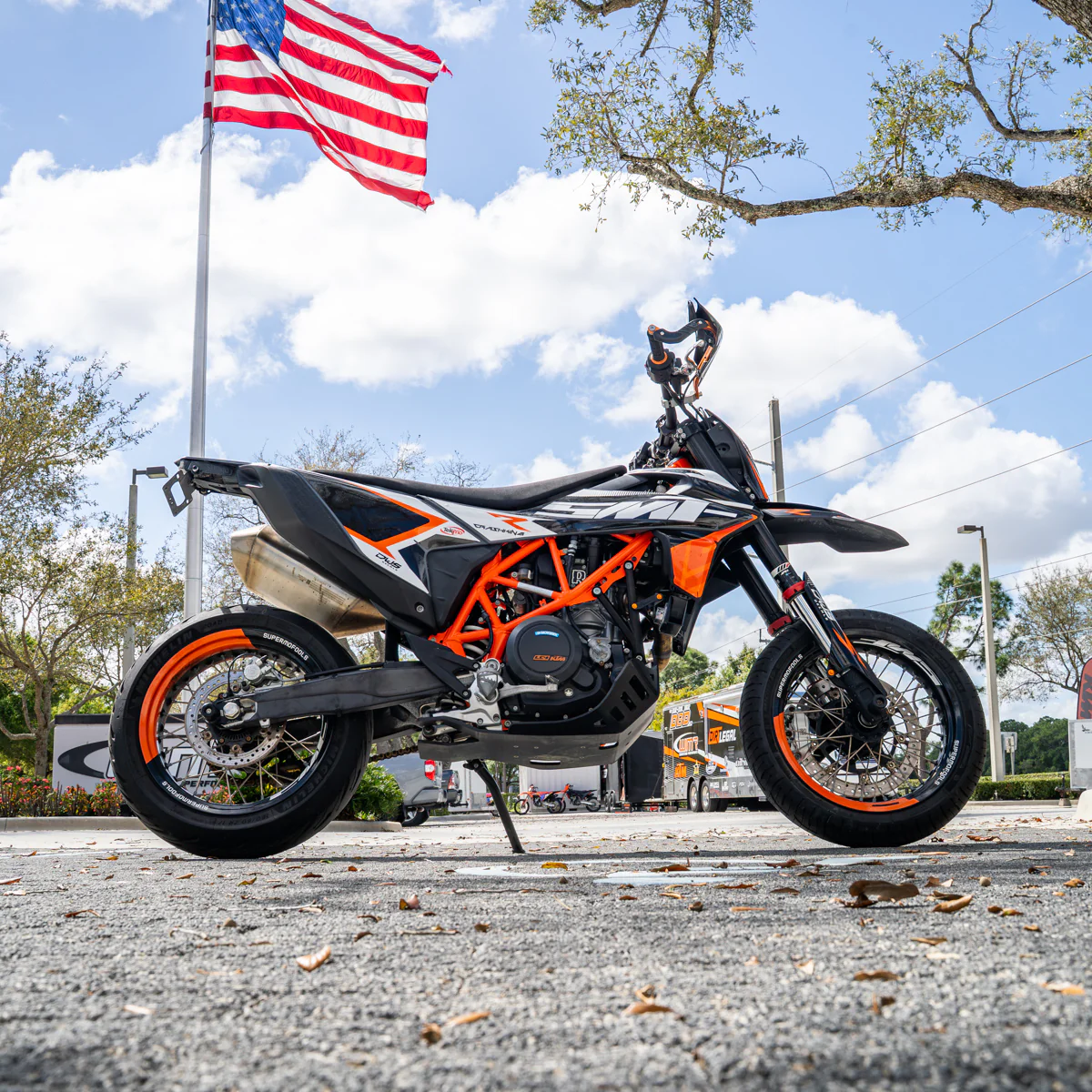 2021 KTM 690 SMC - Image 4
