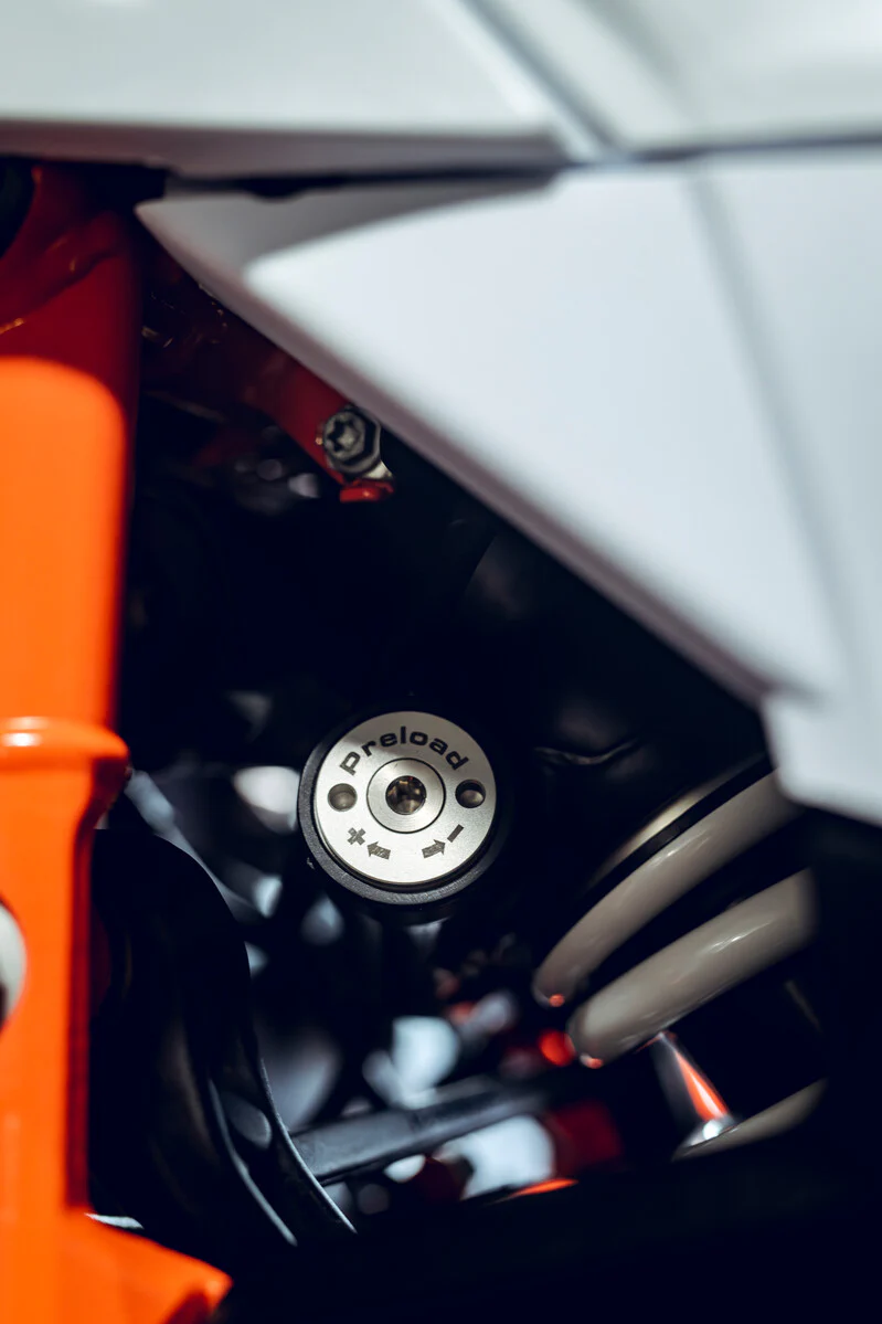 2026 KTM 990 RC R TRACK - Image 10