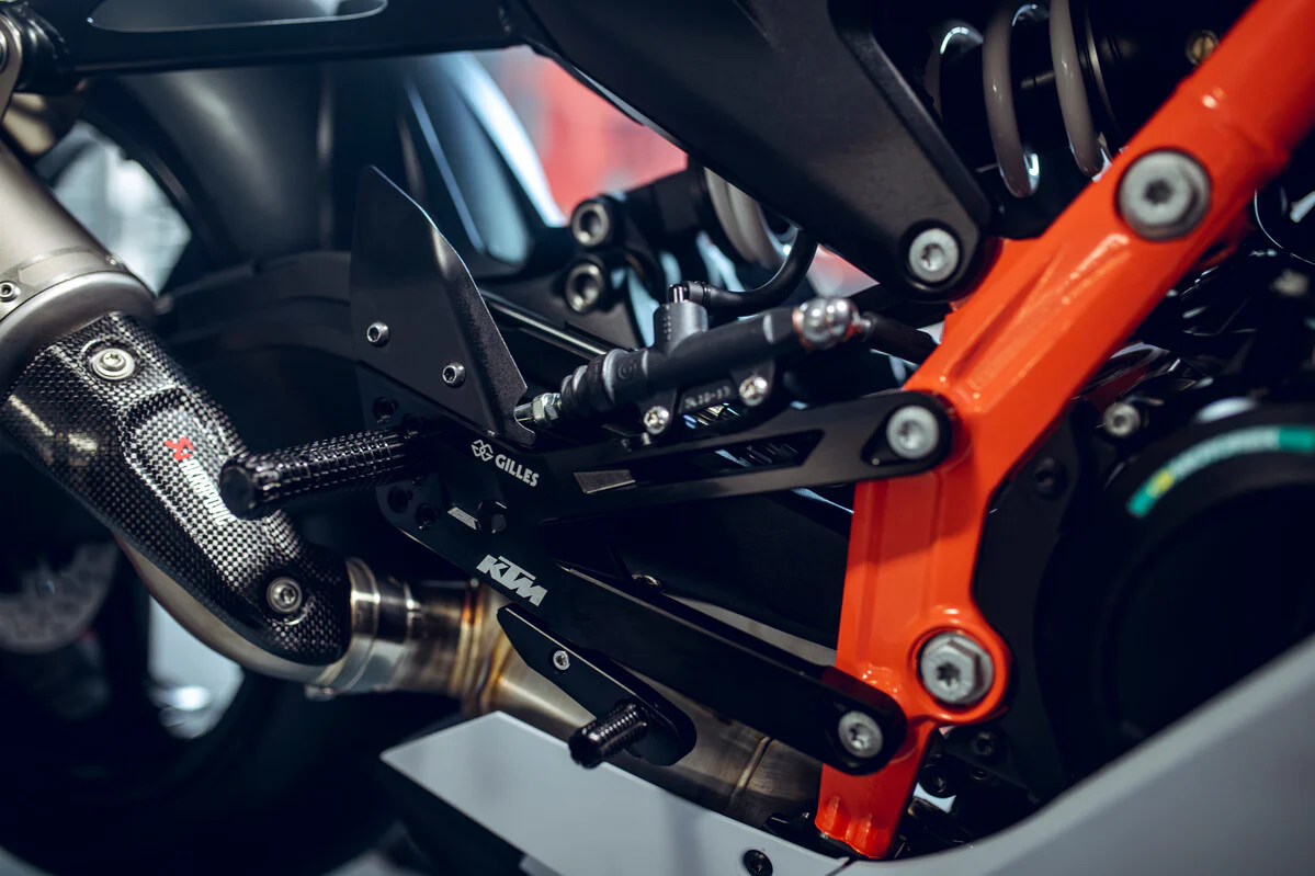2026 KTM 990 RC R TRACK - Image 14