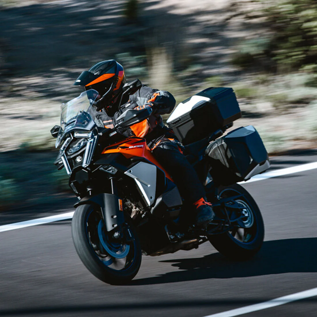 2027 KTM 1390 SUPER ADVENTURE S EVO - Image 7